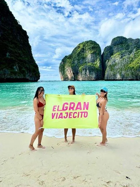Bandera en Maya Bay, Tailandia