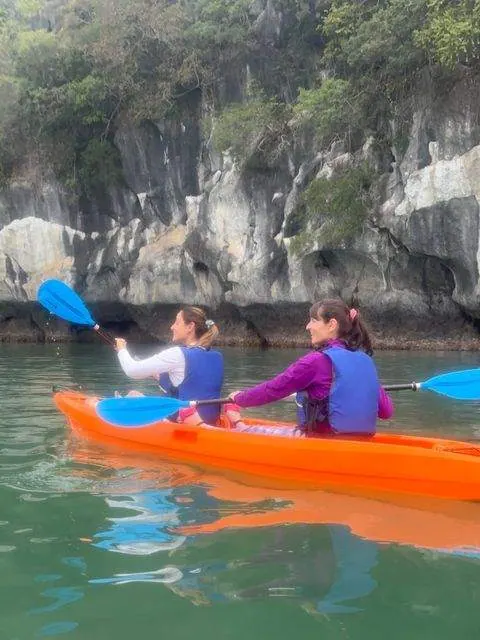 Kayak entre karsts, Vietnam