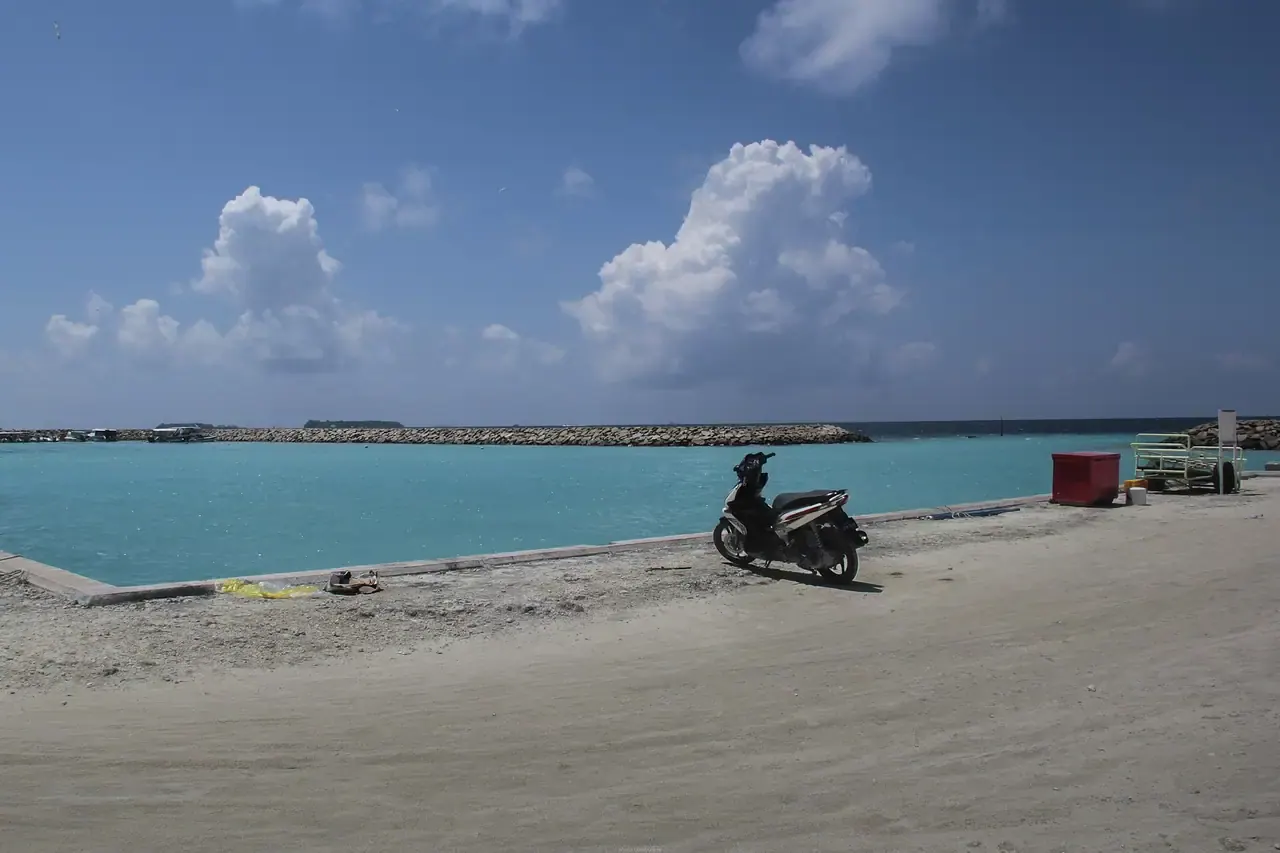 Puerto de Maafushi, isla local